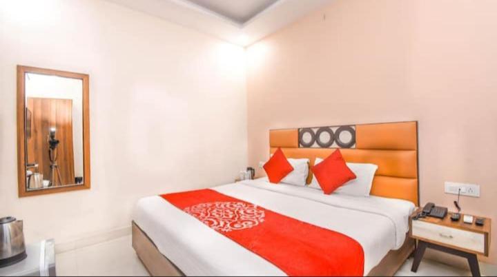 Hotel Roma Deluxe - New Delhi Railway Station Dış mekan fotoğraf