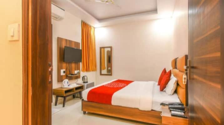 Hotel Roma Deluxe - New Delhi Railway Station Dış mekan fotoğraf
